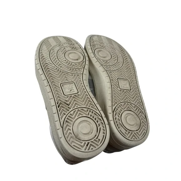 Veja V10 Women's Sz US 7 Sneakers‎ in White & Gray - Picture 10 of 13